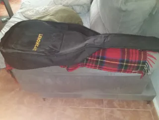 Guitarra Acústica Roja