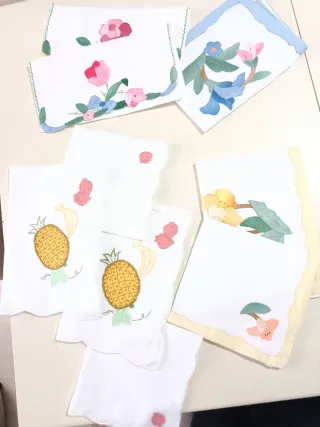 Set tovagliette con fiori e frutta in puro cotone.