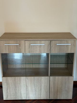 Aparador buffet madera y cristal