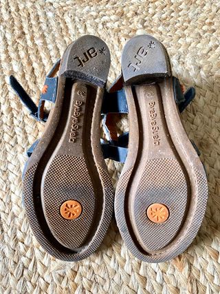 Sandalias ART Negro y Marrón