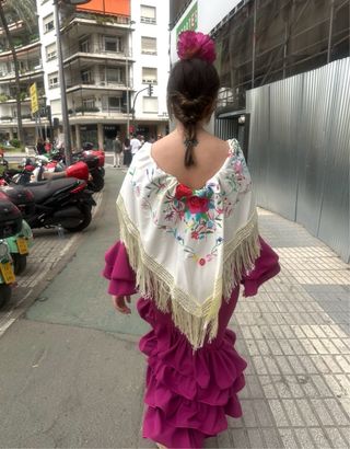 Vestido de flamenca morado con volantes