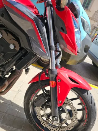 Honda CBF500 Naked Roja y Negra