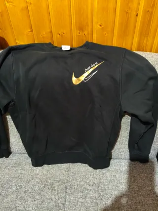 Sudadera Nike Gris y otra negra precio unidad