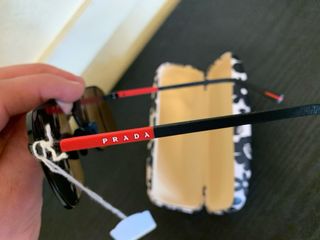 Gafas de Sol Prada Negras y Rojas