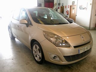 Renault Grand Scenic 2011