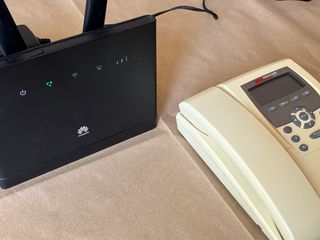 Huawei B315-22 Router 4G LTE - Porta RJ11 telefono