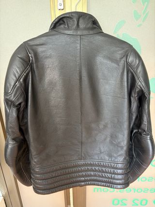 Chaqueta Dainese de cuero negra