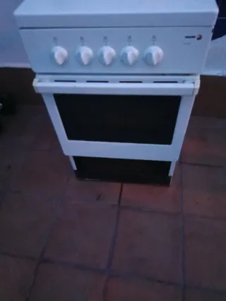 Cocina de gas blanca