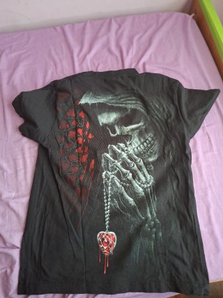 Camiseta gótica