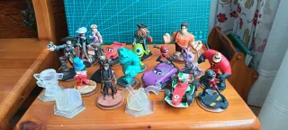 Lote Figuras Disney Infinity y base Xbox 360