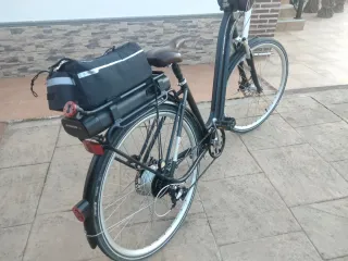 Bicicleta eléctrica como nueva