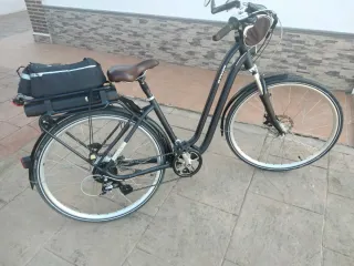 Bicicleta eléctrica como nueva