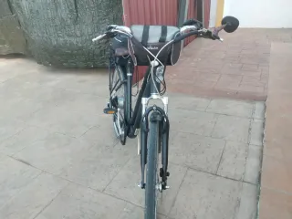 Bicicleta eléctrica como nueva