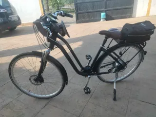 Bicicleta eléctrica como nueva