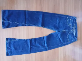 Pantalón Levi's 907 Etiqueta Roja Talla M.