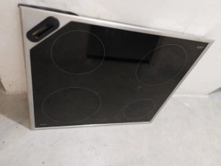 Horno y placa vitrocerámica AEG
