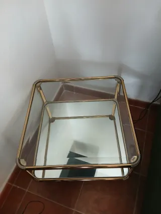 Mesa auxiliar cristal y espejo dorado