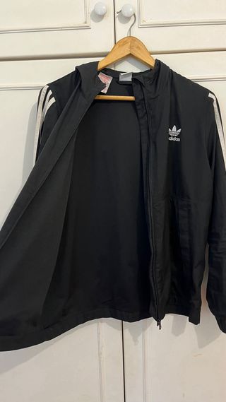Chubasquero Adidas Negro con Capucha