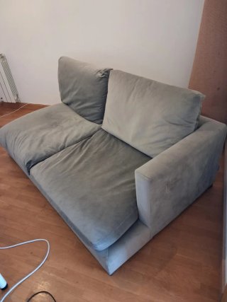 Sofá de tela terciopelo gris