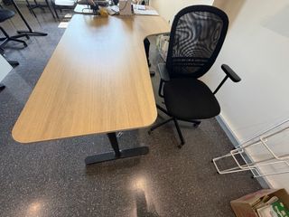 Escritorio de oficina madera con Silla y Cajonera