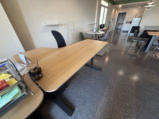 Escritorio de oficina madera con Silla y Cajonera