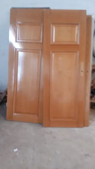 Puerta de madera con paneles 71 x 203