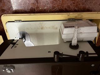Máquina de coser Victoria