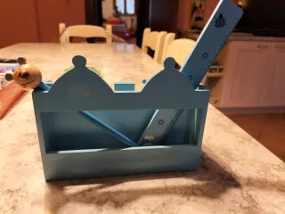 Portapenne in legno decorato in legno