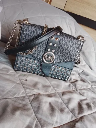 Bolso Michael Kors Negro con tachas