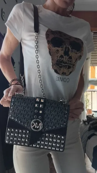 Bolso Michael Kors Negro con tachas
