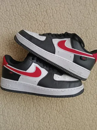 Zapatillas Nike Air Force 1 Negras y Rojas