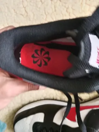 Zapatillas Nike Air Force 1 Negras y Rojas