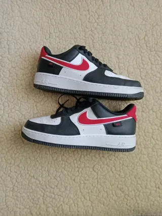Zapatillas Nike Air Force 1 Negras y Rojas