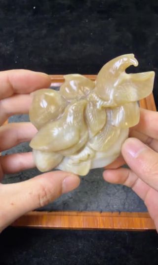 Figura artesanal de jade