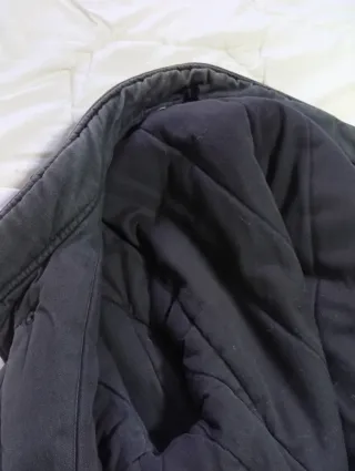 Chaquetón acolchado negro Equivale la talla a XL