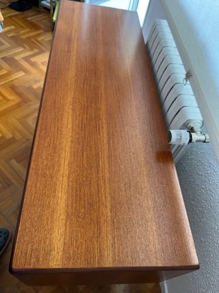 Tocador de madera con cajones