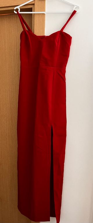 Vestido largo rojo con abertura