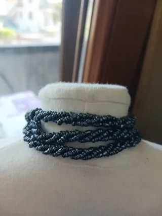 Collana vintage con pendente nero