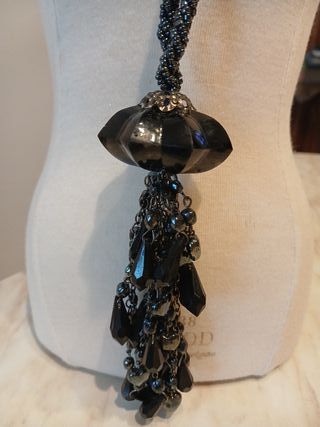 Collana vintage con pendente nero