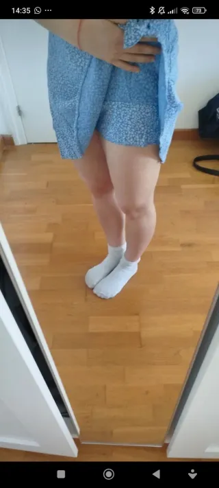 Falda pantalón azul con estampado floral