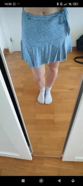 Falda pantalón azul con estampado floral