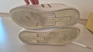 Tenis Michael Kors Blancos y Dorados