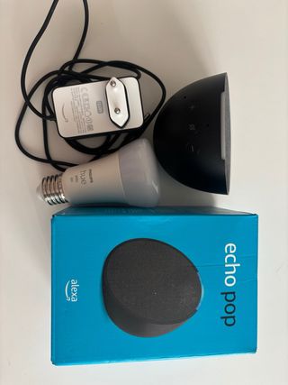 Amazon Echo Pop + Bombilla Inteligente