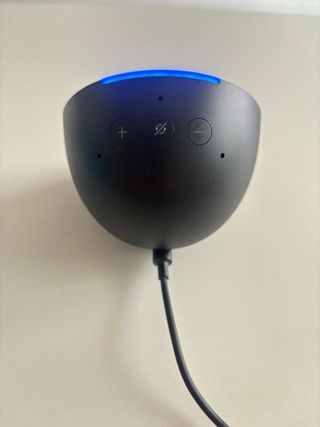 Amazon Echo Pop + Bombilla Inteligente