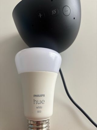 Amazon Echo Pop + Bombilla Inteligente