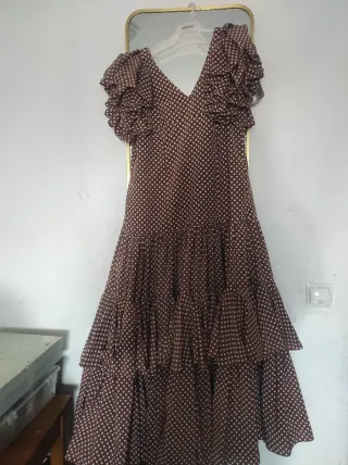 Traje de flamenca marrón con lunares