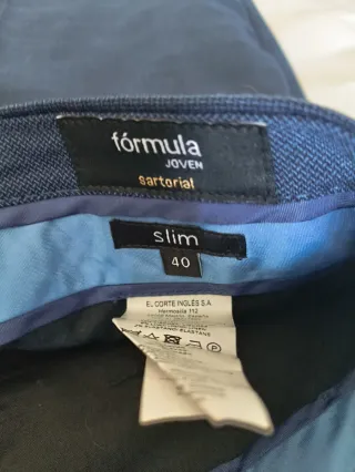 Pantalón azul Fórmula Joven. Talla 40