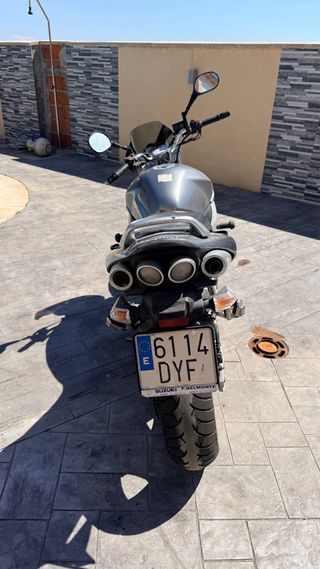 Suzuki 600 Naked Negra/Plata