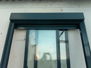 Dos Balconeras de Calidad mede 180x240 color negro