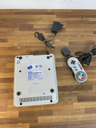 Super Nintendo SNES PAL + Controller